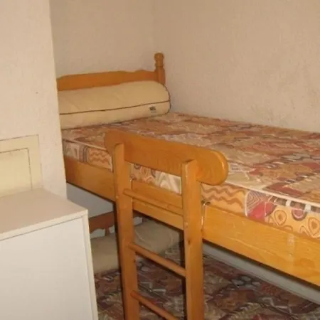 Climatise Avec Coin Nuit Et Terrasse Plein Sud, 10 M², Parking Inclus - Fr-1-100-194