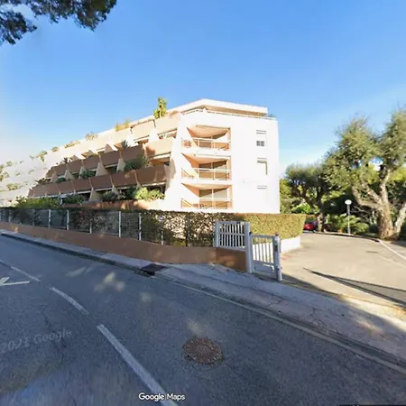 Daire Climatise Avec Coin Nuit Et Terrasse Plein Sud, 10 M², Parking Inclus - Fr-1-100-194